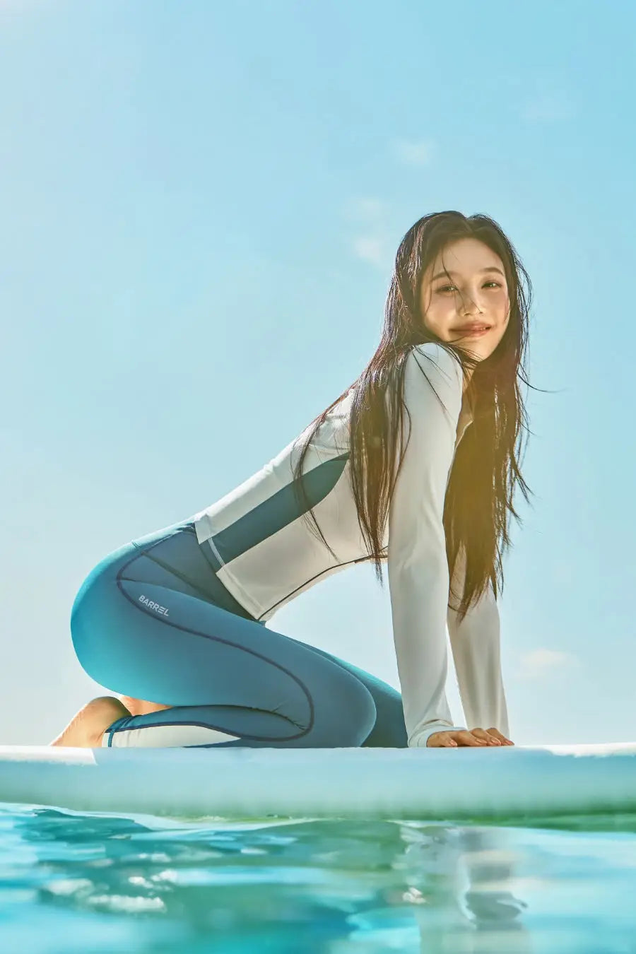 Barrel Women Vibe Crop Zip-Up Rashguard-IVORY_image1