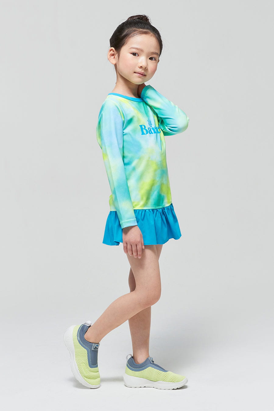 barrel_KidsVolleyTwoPieceRashguard_evian_image4