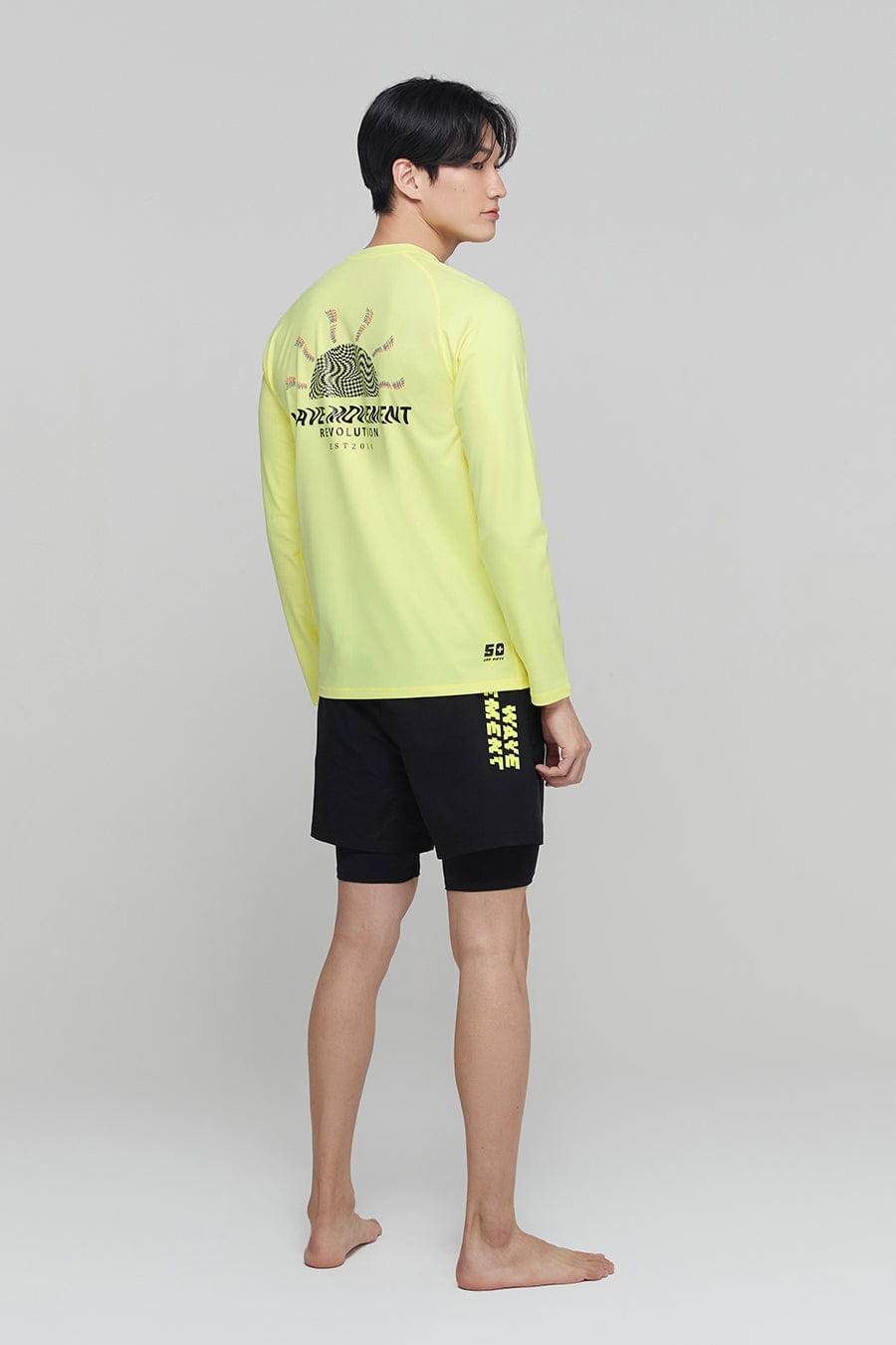 barrel_MensMoveRelaxFitRashGuard_yellow_image5