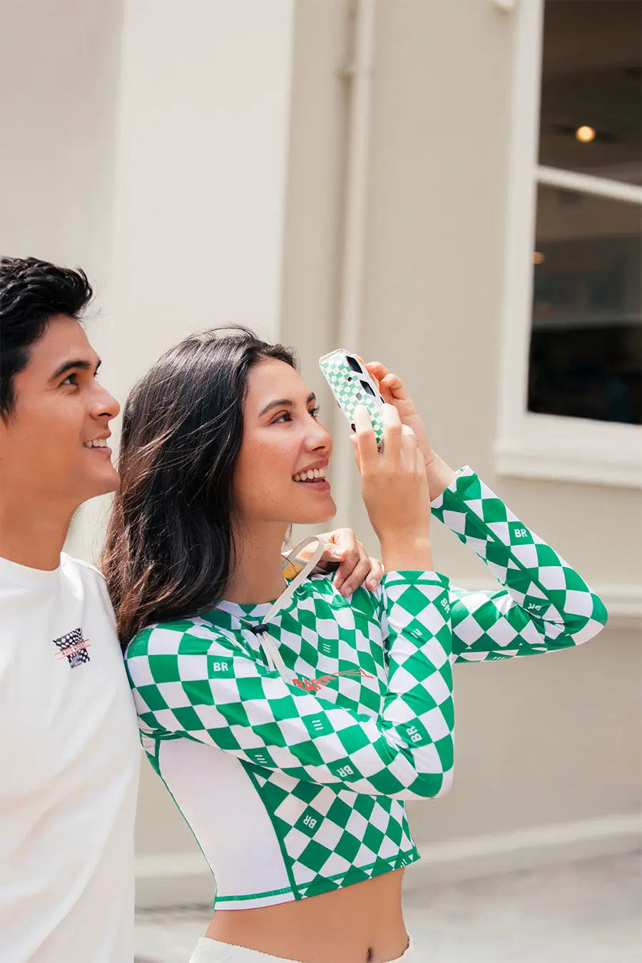 barrel_WomensMoveCropRashGuard_green_image6