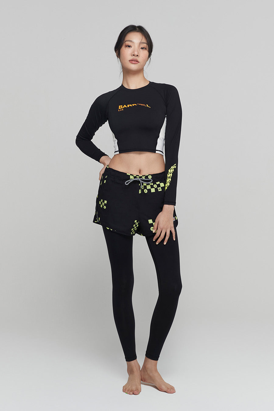 Barrel Womens Move Crop Rashguard-BLACK_image2