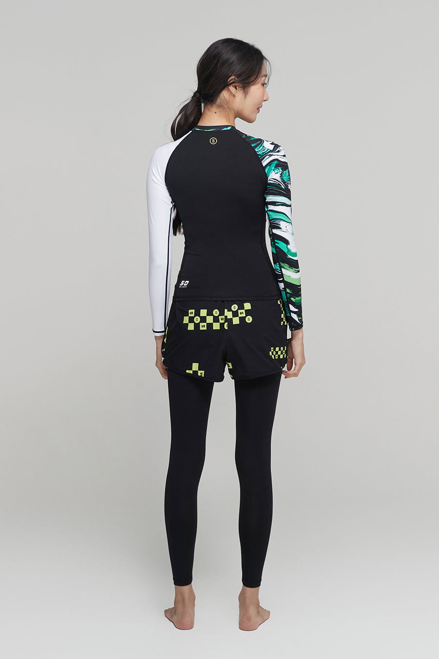 barrel_WomensMovePatternRashGuard_neowave_image5