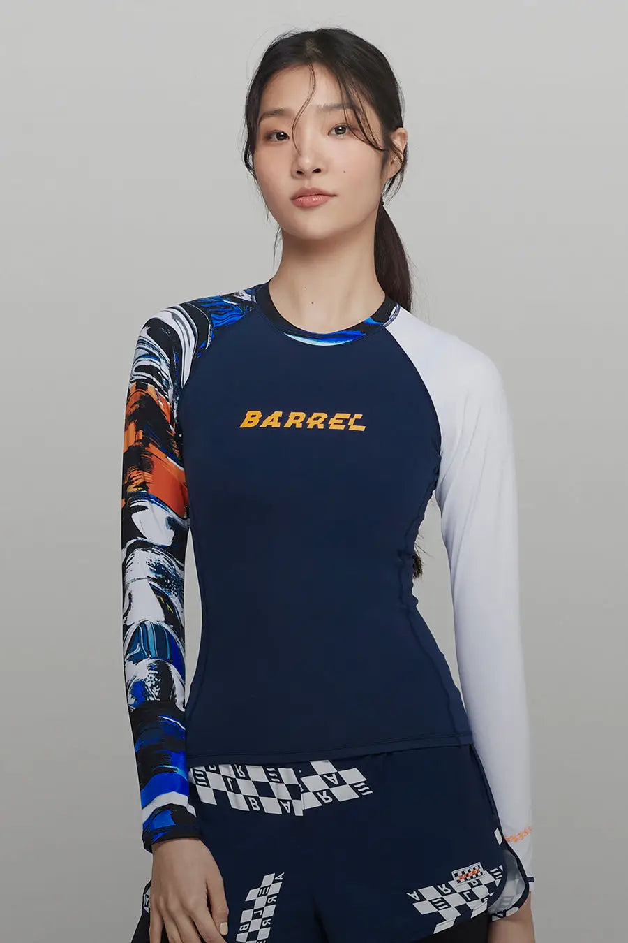 barrel_WomensMovePatternRashGuard_ocean_image1