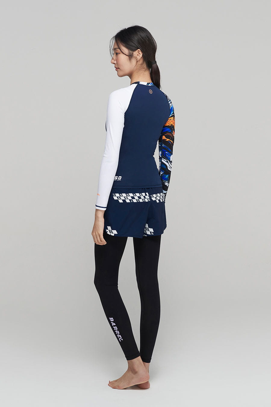 barrel_WomensMovePatternRashGuard_ocean_image4