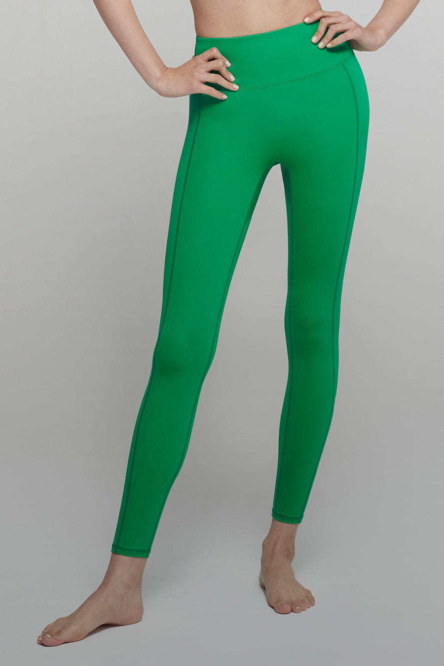 barrel_WomensMoveWaterLeggings_green_image1