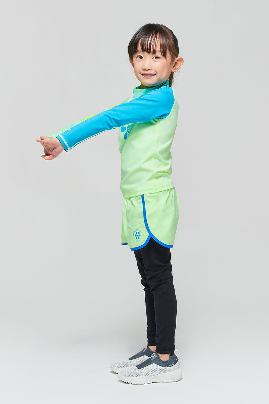 barrel_KidsVolleyRashguard_evian_image3